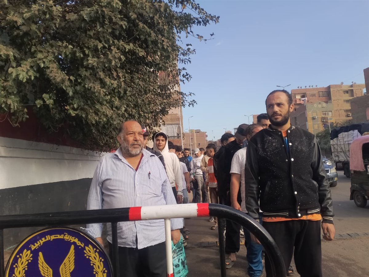 طوابير من المواطنين أمام اللجان للتصويت باليوم الثانى بانتخابات النواب