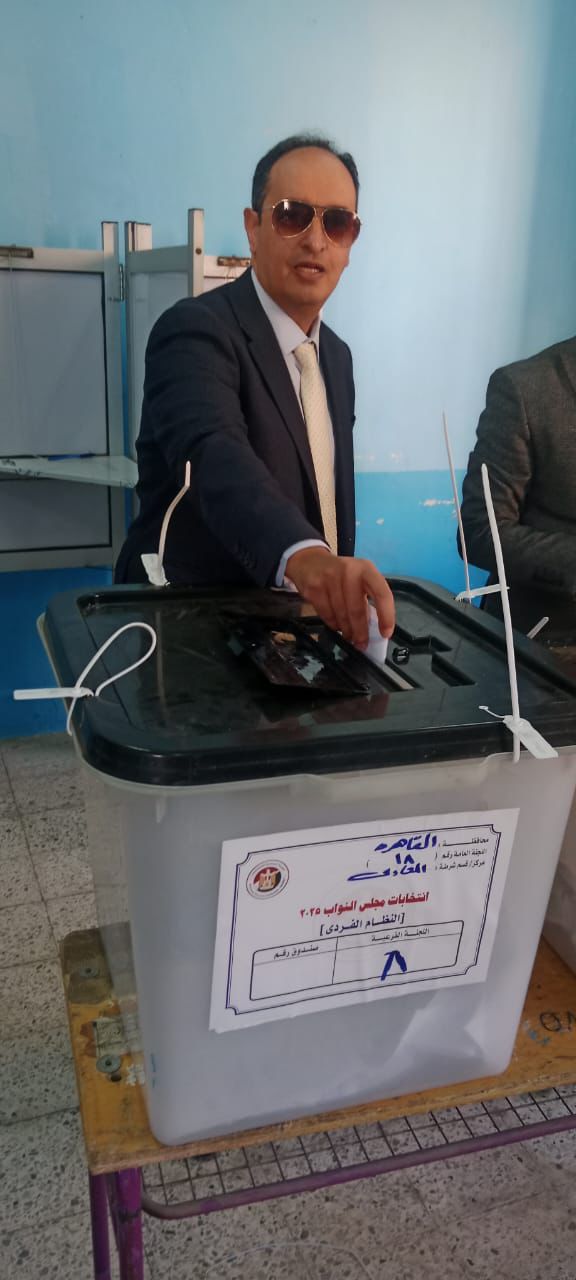 الدكتور عمرو عثمان