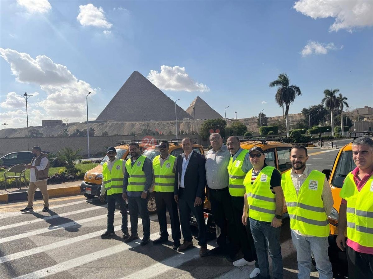 استبدال التكاتك بسيارات صديقة للبيئة5