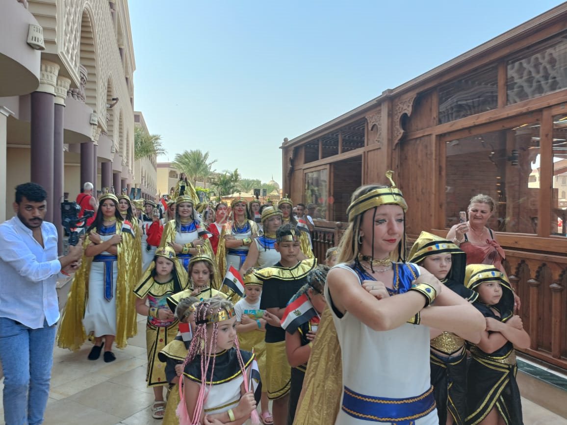 مسيرة فرعونية بفنادق الغردقة 