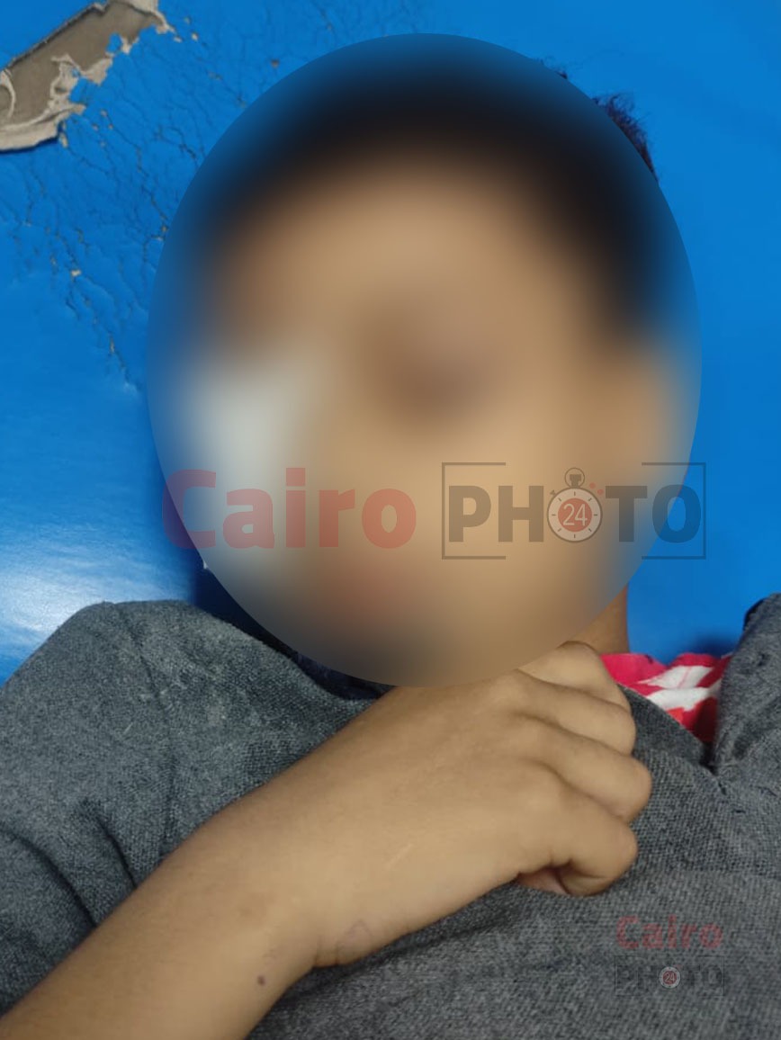 التلميذ المصاب داخل مدرسة في قنا