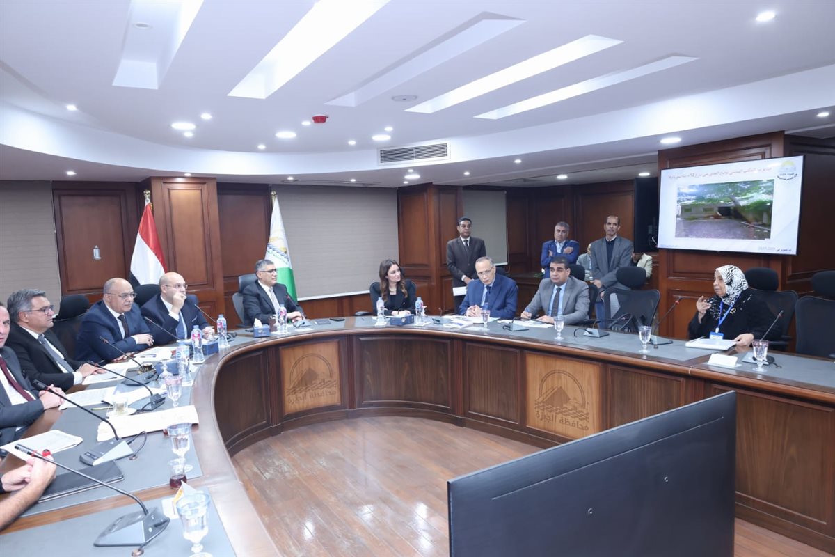 محافظ الجيزة يعقد اللقاء الأسبوعي