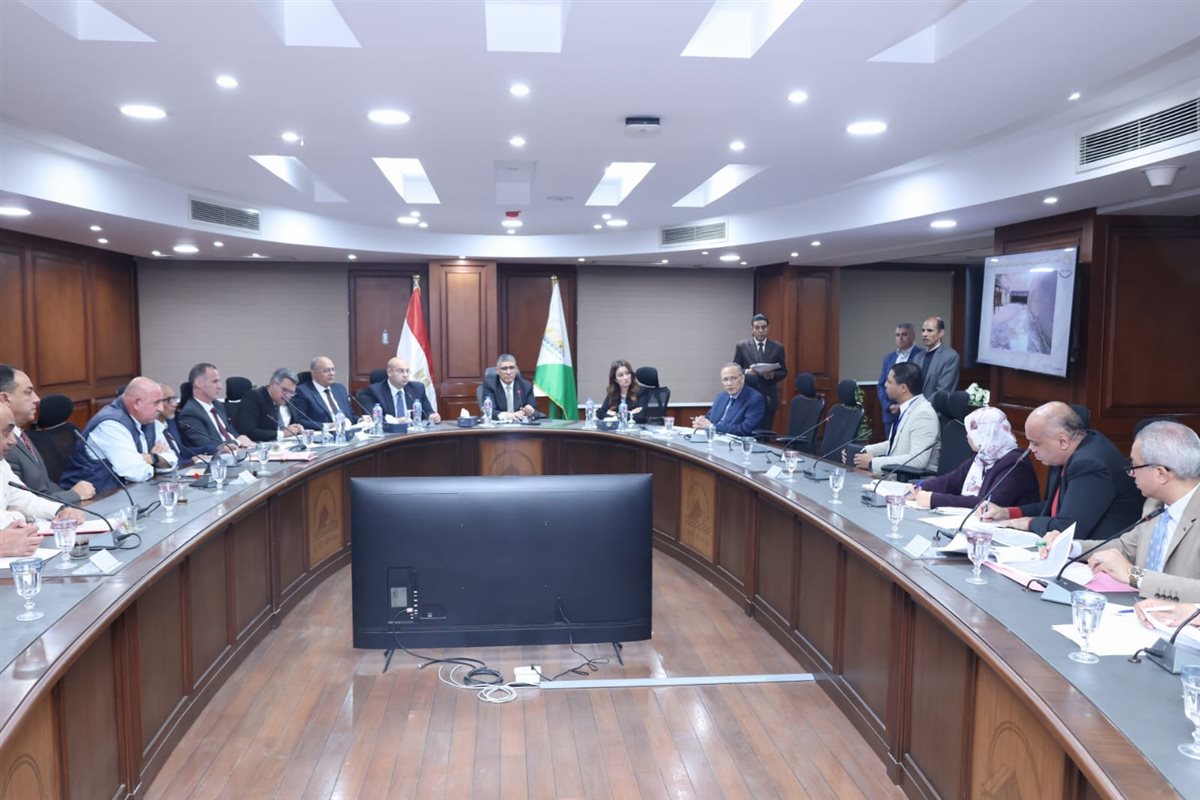 محافظ الجيزة يعقد اللقاء الأسبوعي