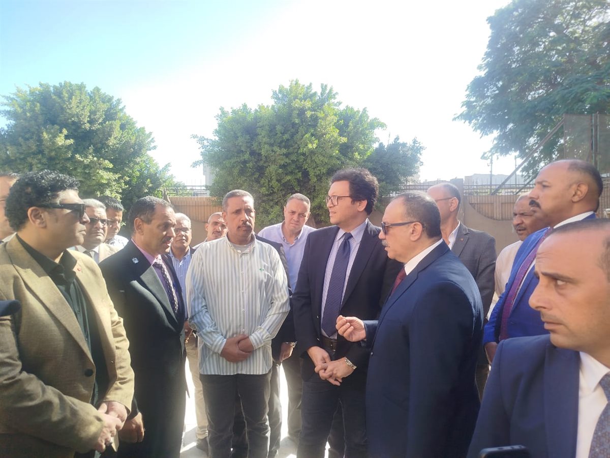 وزير الثقافة يتفقد المنشآت الثقافية بأسيوط