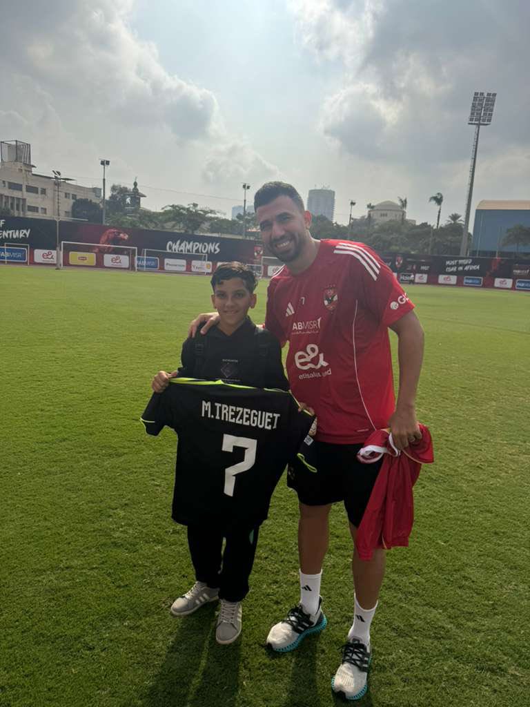 تريزيجيه يلتقي الصغير أنس