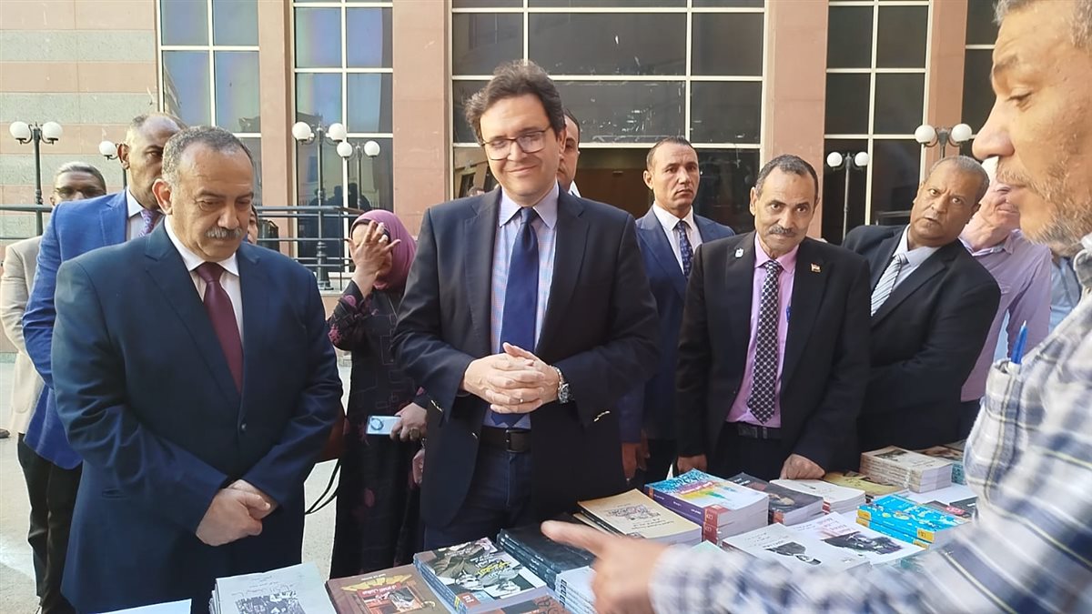 وزير الثقافة يتفقد المنشآت الثقافية بأسيوط