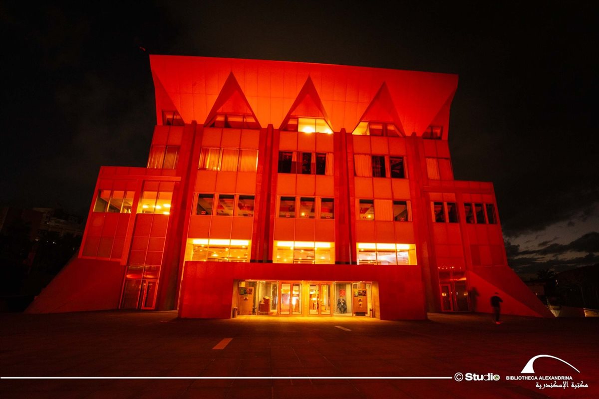 إضاءة المكتبة 