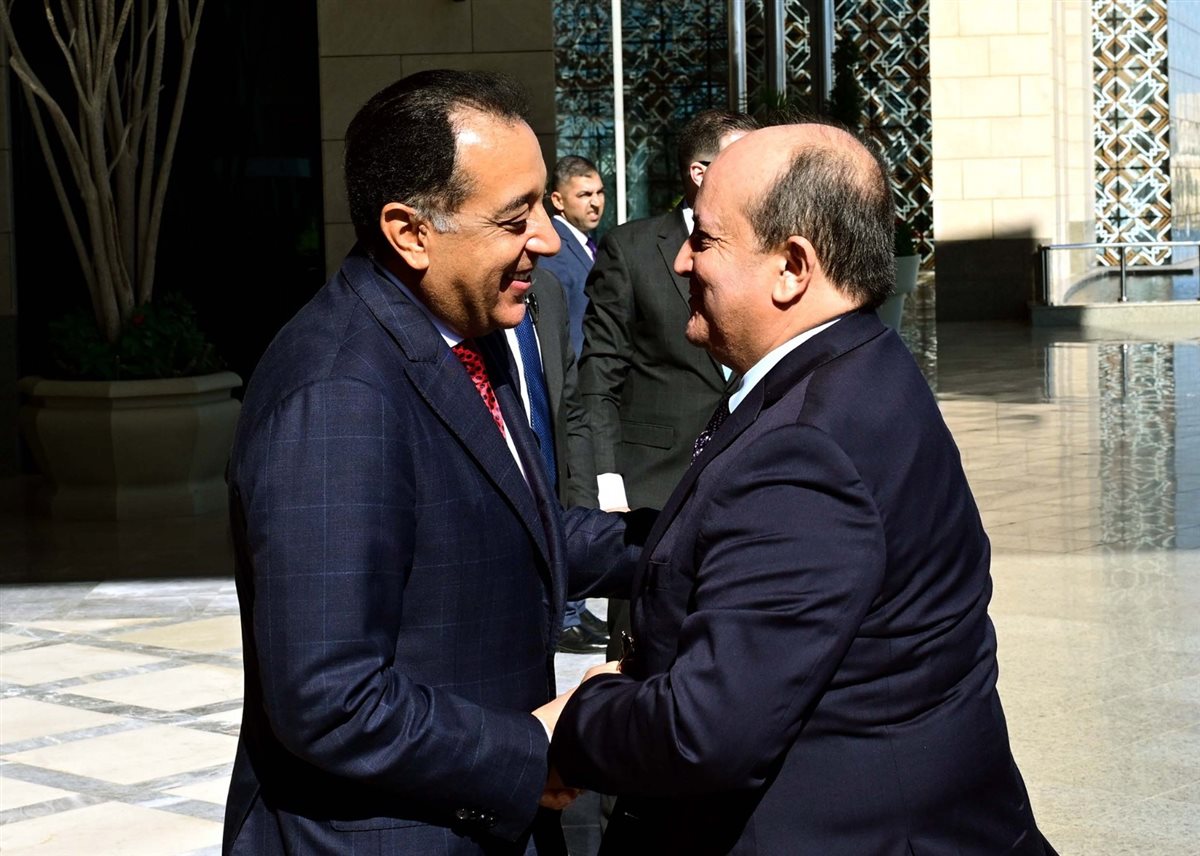 حضور وزير الصناعة الجزائري إلى مصر 