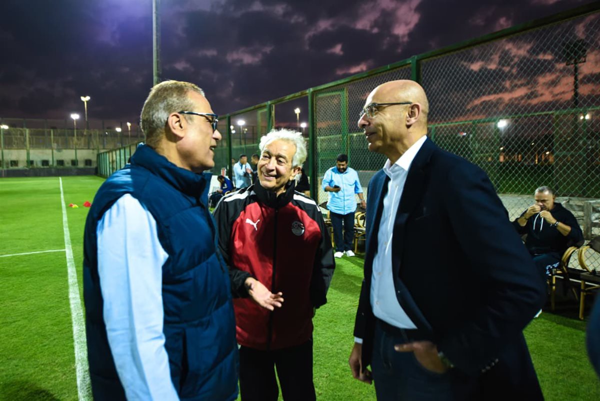 هاني أبوريدة يدعم لاعبي منتخب كأس العرب في مران اليوم