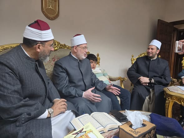 آية في حفظ القرآن ومن القدرات الخاصة.. وكيل الأزهر يلتقي بالصغير زياد عمر بعد إبهاره السوشيال ميديا