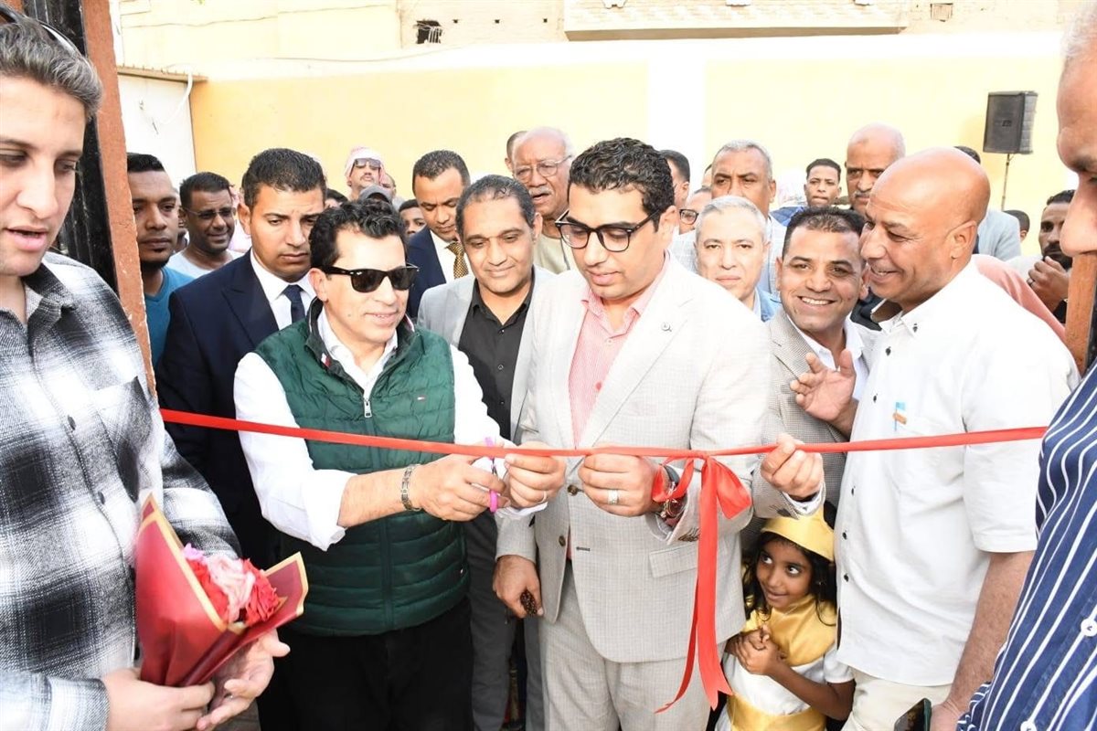 جولة وزير الشباب والرياضة