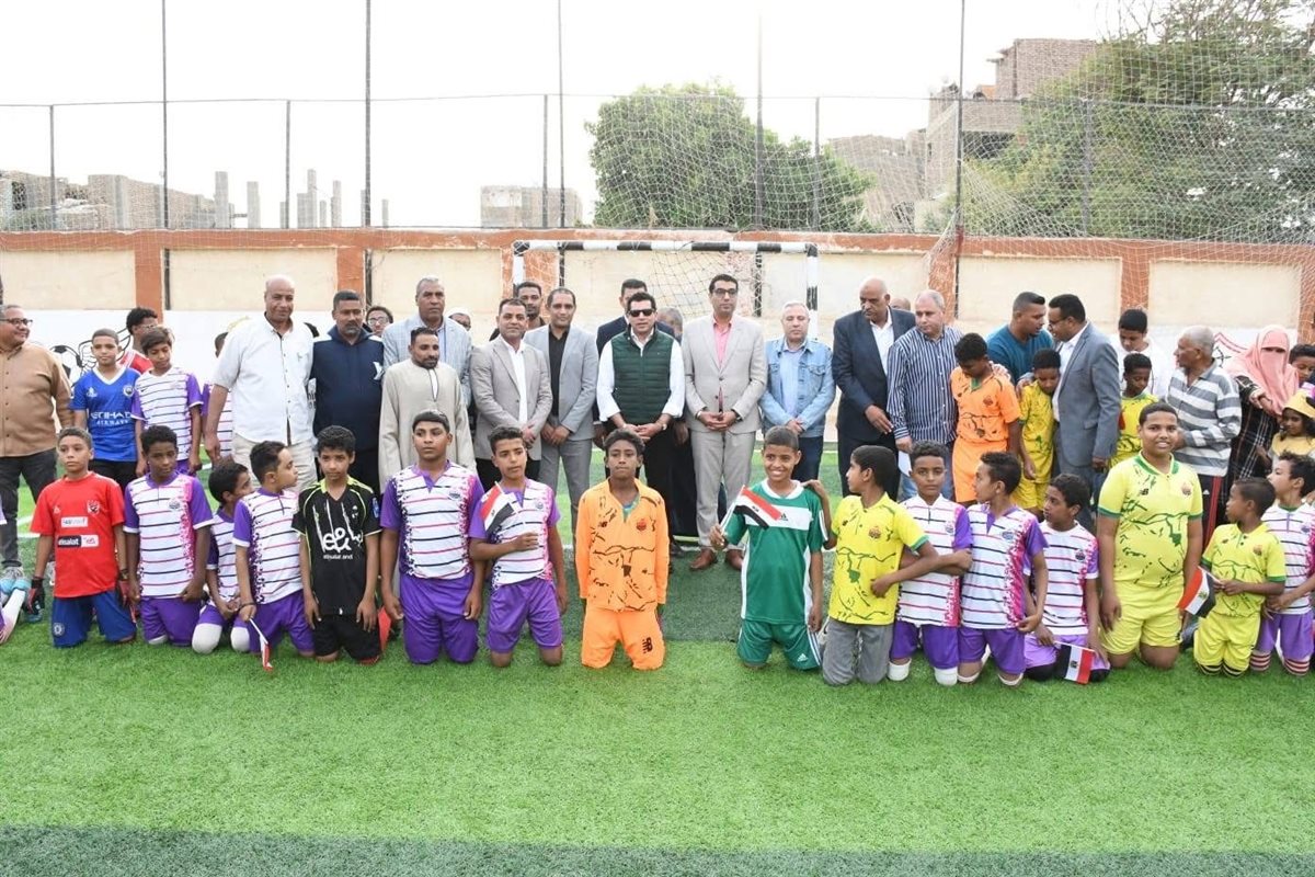 جولة وزير الشباب والرياضة