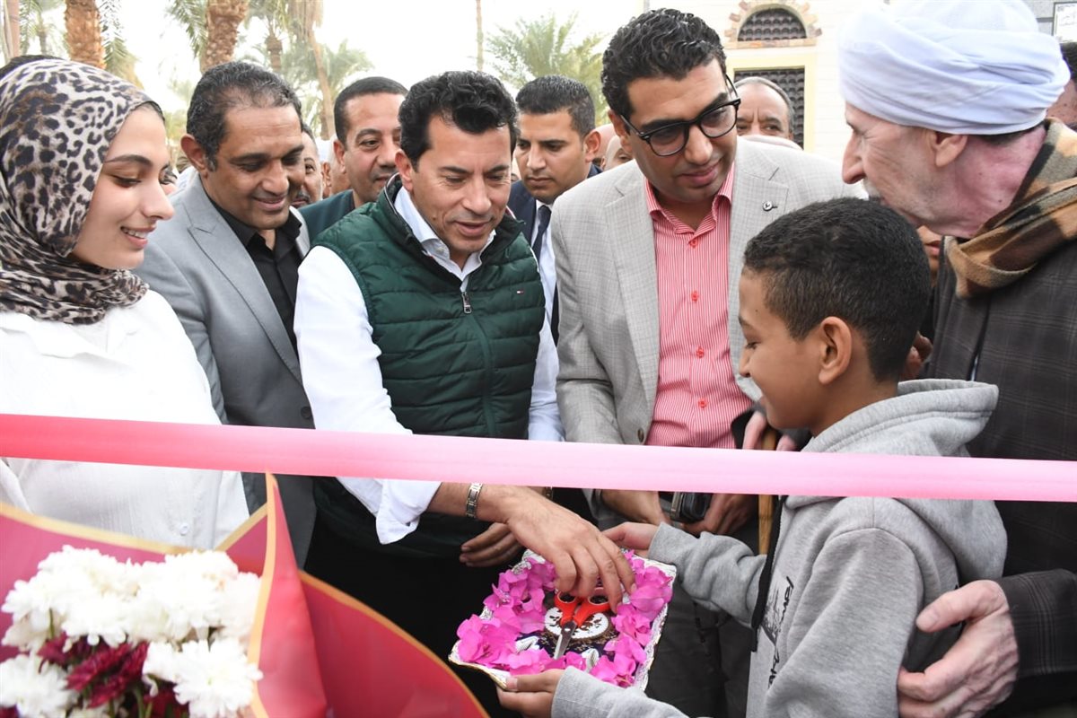 <strong>وزير الشباب والرياضة</strong>