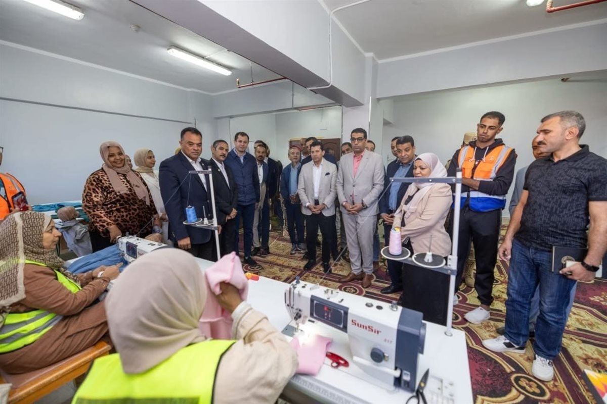 جولة وزير الشباب والرياضة بالأقصر 