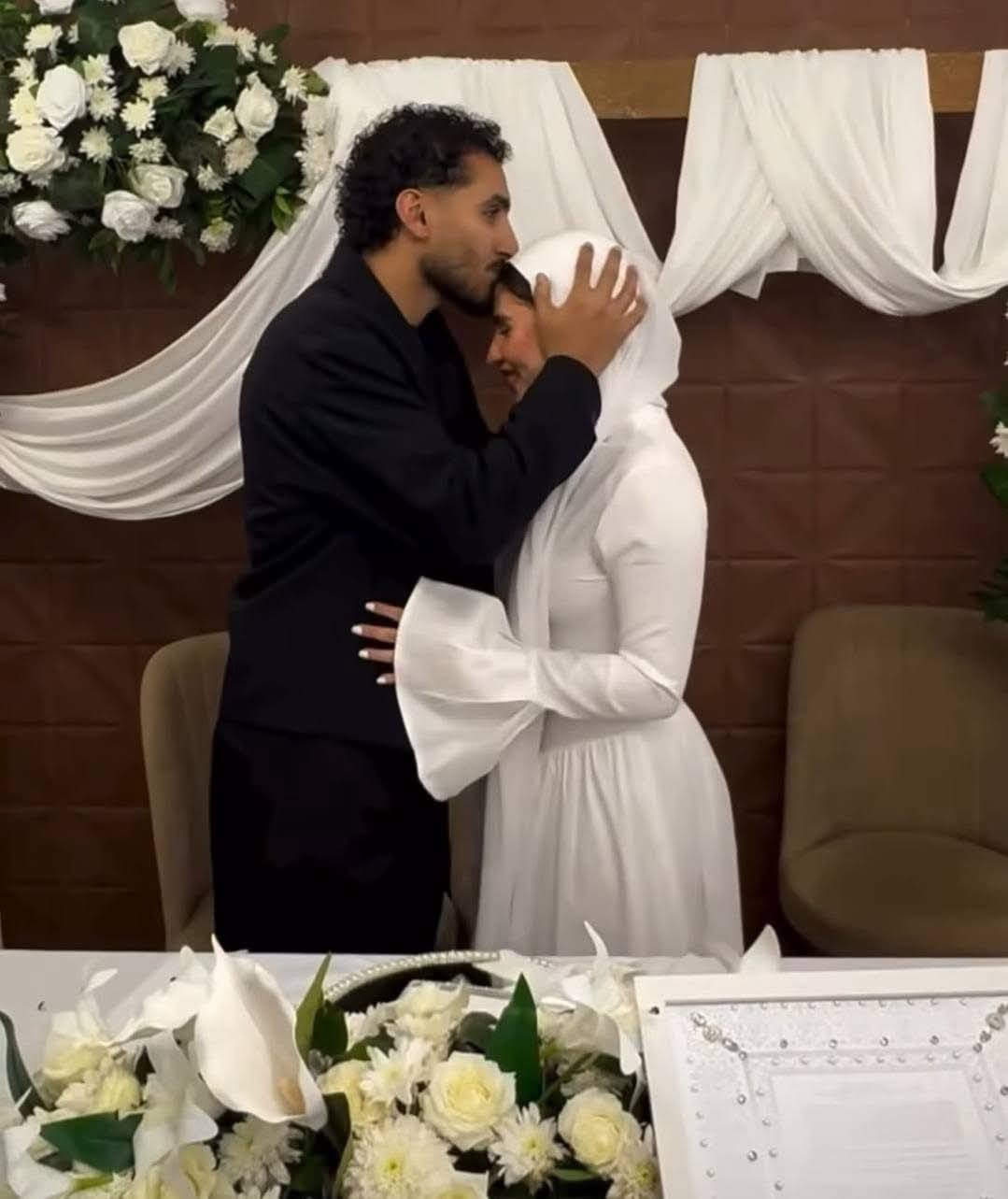 <strong>أحمد حمدي لاعب الزمالك يحتفل بعقد قرانه على شهد مكرم نجمة فريق السيدات</strong>