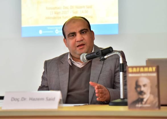 <strong>فوز رئيس قسم اللغة التركية بلغات الأزهر بجائزة محمد عاكف أرصوي الدولية للعلوم والفنون لعام 2025</strong>