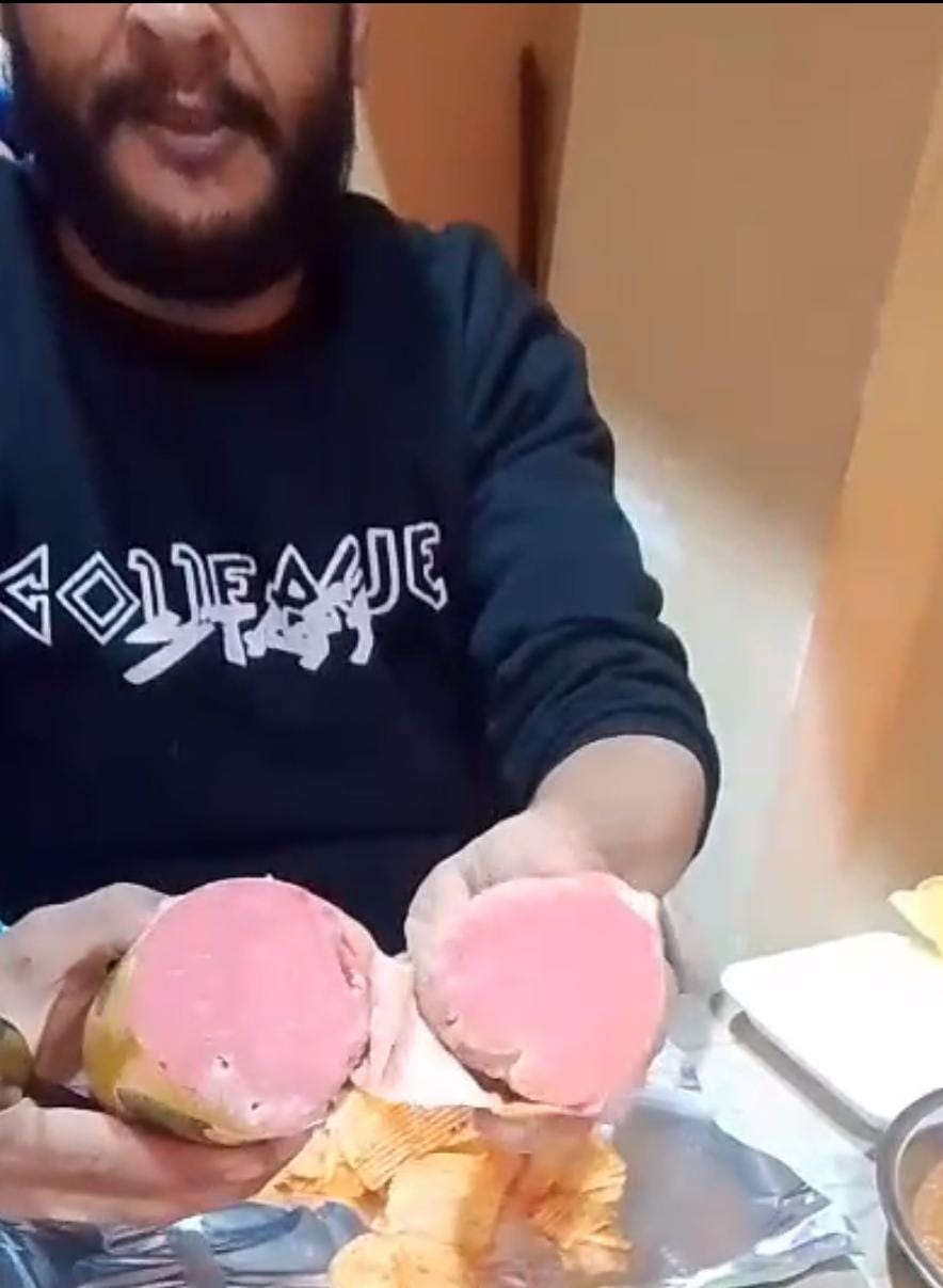 أب يشكو من لانشون فاسد 