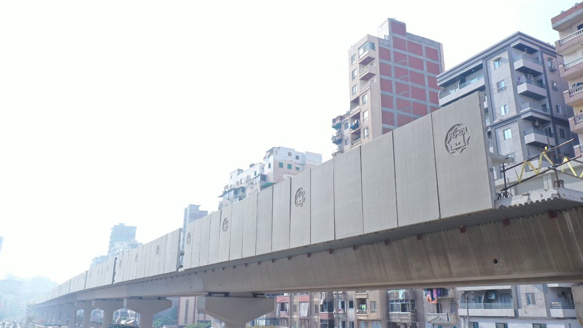 تقدم أعمال تركيب الكمرات وتنفيذ المرحلة الأولى من مترو الإسكندرية