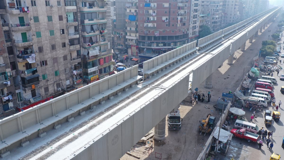 تقدم أعمال تركيب الكمرات وتنفيذ المرحلة الأولى من مترو الإسكندرية