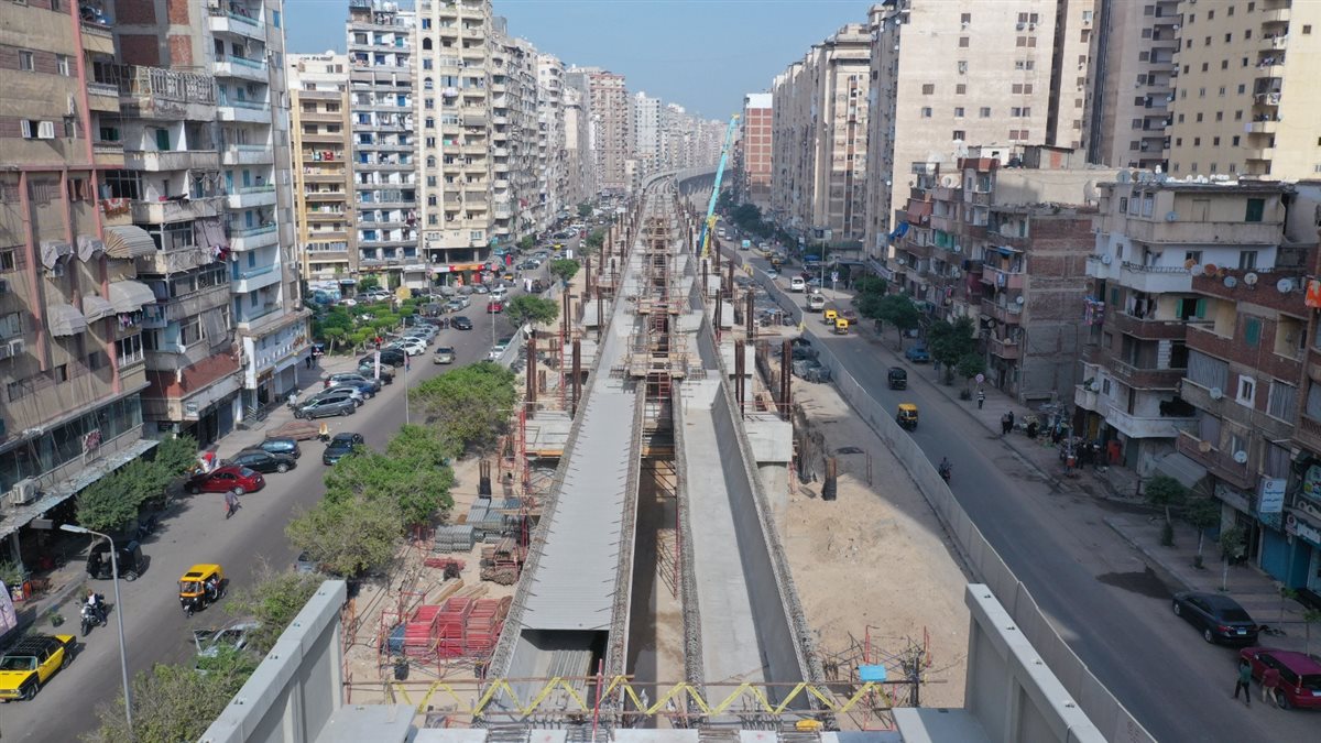 تقدم أعمال تركيب الكمرات وتنفيذ المرحلة الأولى من مترو الإسكندرية