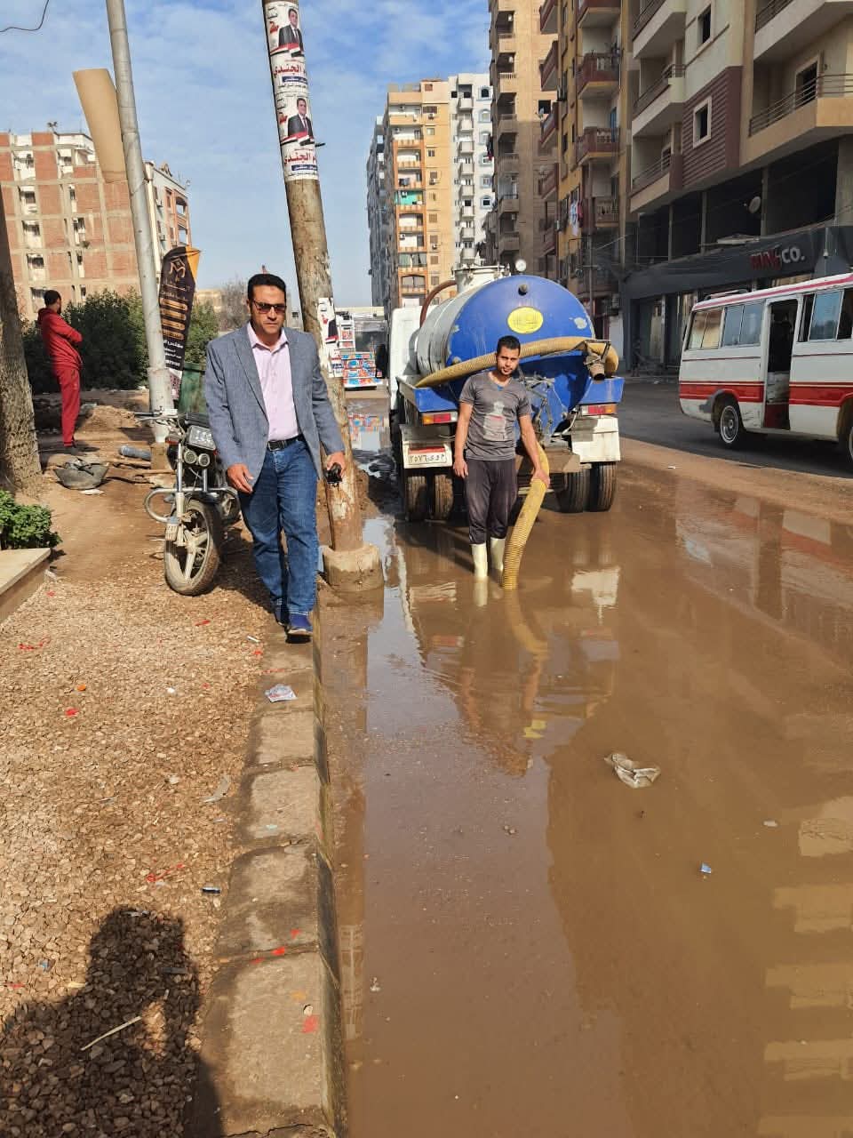 كسر خط مياه في المنوفية