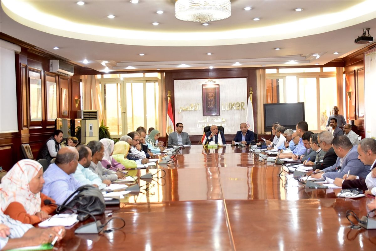 اجتماع محافظ الأقصر 