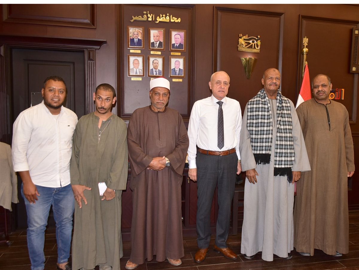 محافظ الأقصر وحلول عاجلة لمطالب أهالي قرية الدقيرة