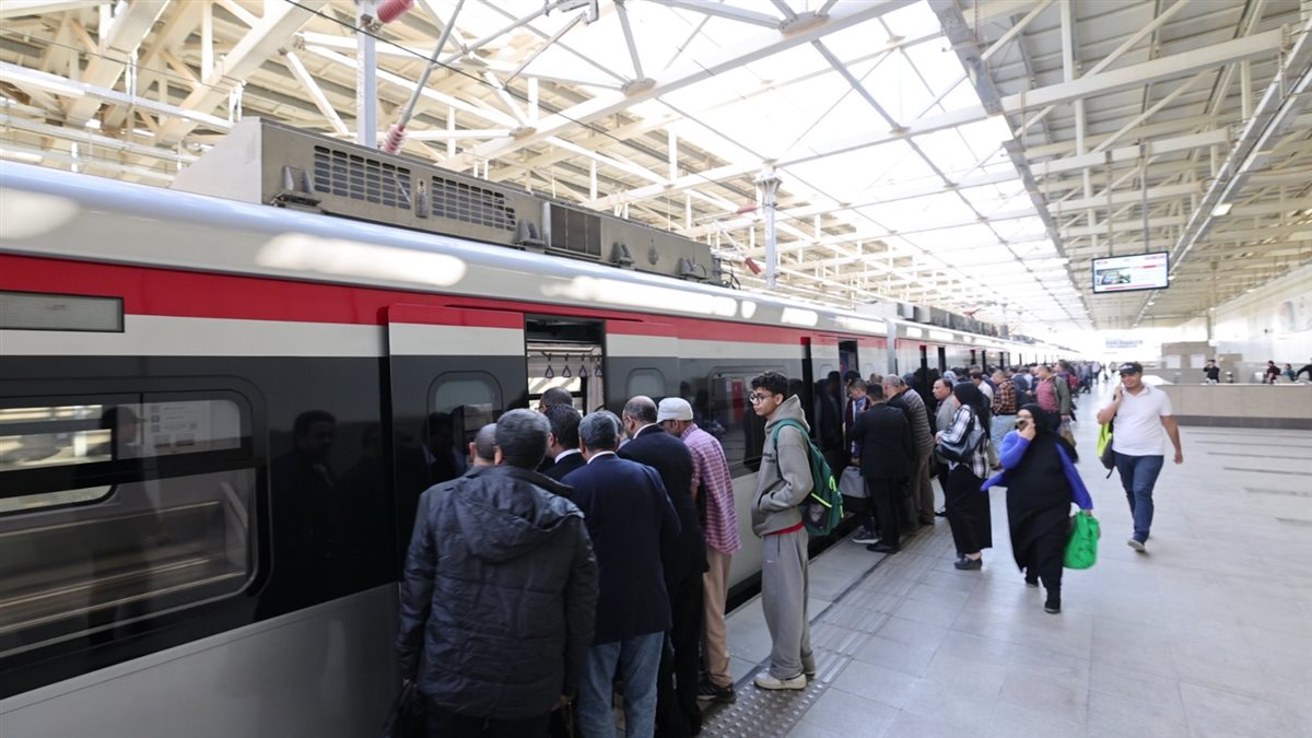 القطار الكهربائي الخفيف