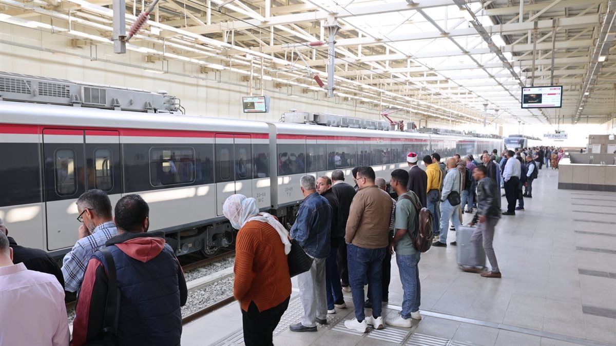 القطار الكهربائي الخفيف