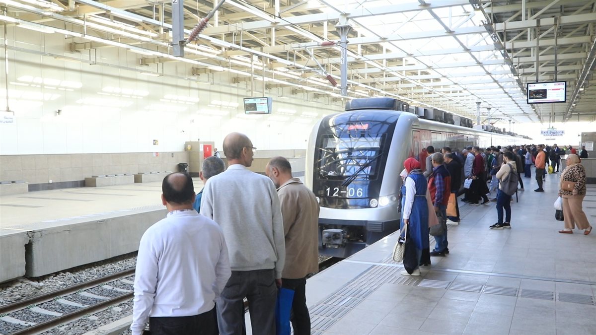 القطار الكهربائي الخفيف