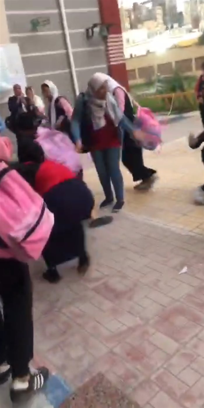 اعتداء طالبات