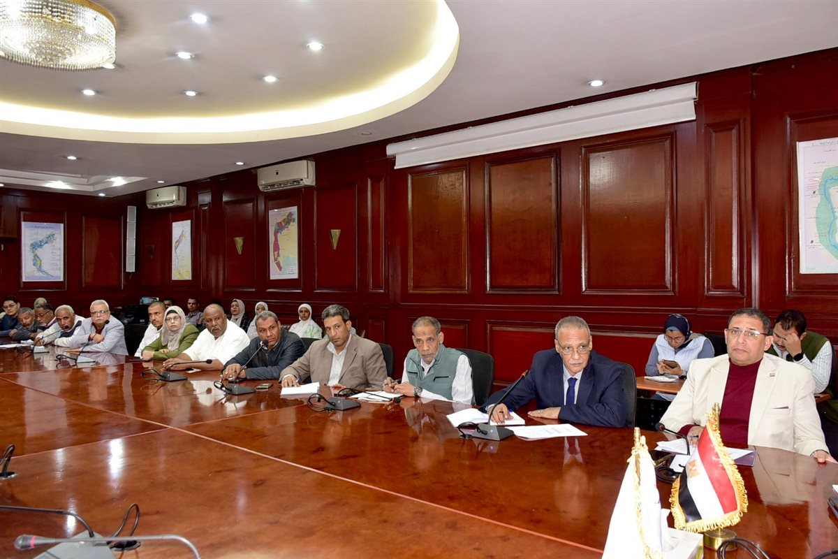 اجتماع محافظ الأقصر