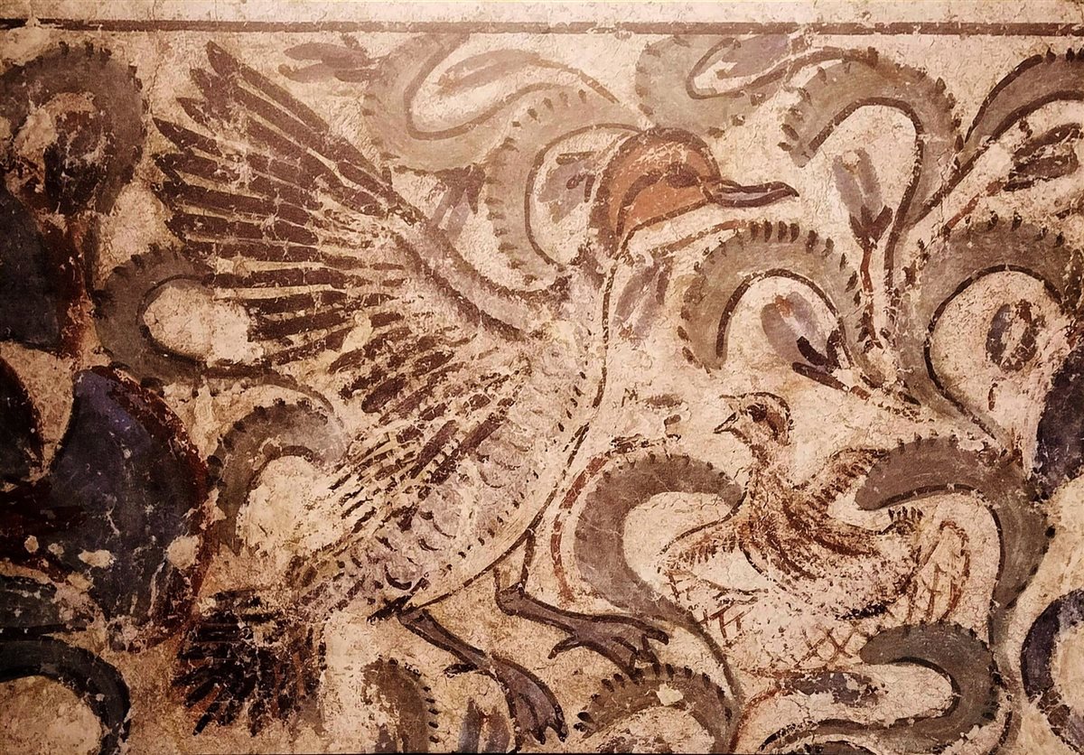 نادرًا من سقف يصوّر لحظة طيران البط في قصر أمنحتب الثالث