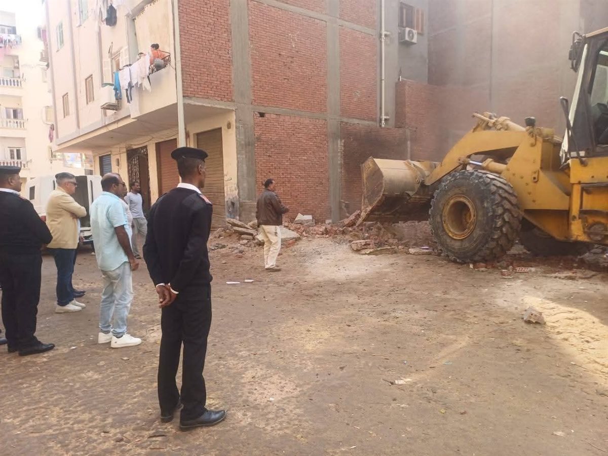 حملة لاسترداد أرض الدولة بالغردقة 