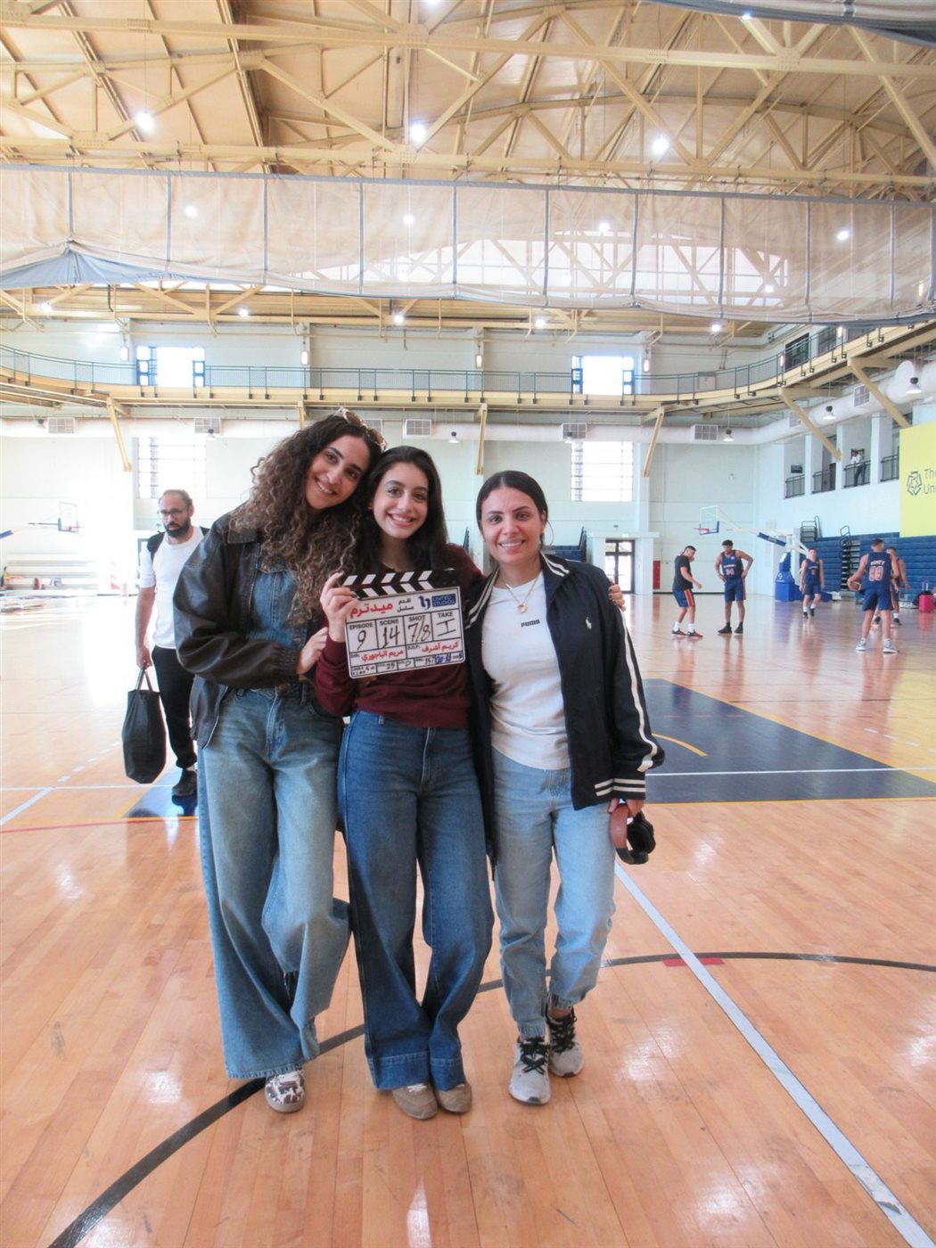 لقطات لـ ياسمينا العبد من كواليس مسلسلها ميد ترم