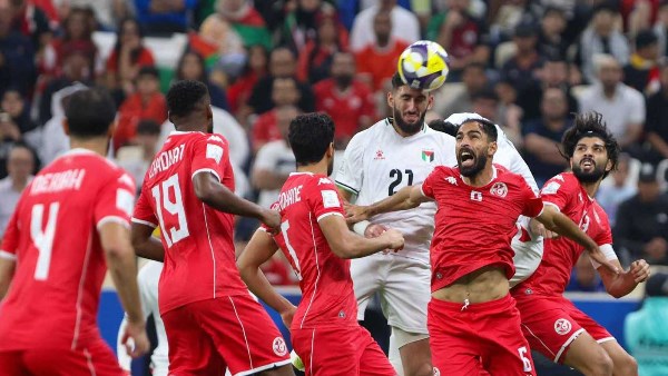 القنوات الناقلة لمباراة تونس وقطر مباشر