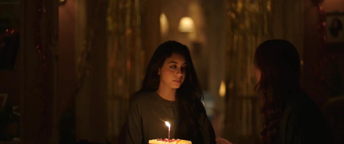 ياسمينا العبد تغني تتر النهاية لمسلسل ميد ترم