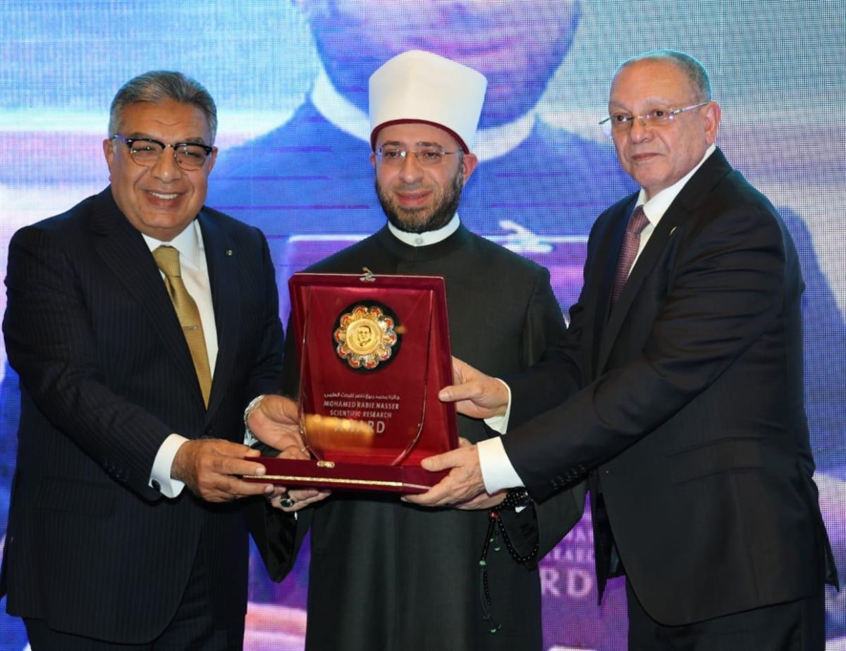 بحضور لفيف من الوزراء وكبار الشخصيات.. وزير الأوقاف يشهد احتفالية تسليم جائزة الدكتور محمد ربيع ناصر للبحث العلمي