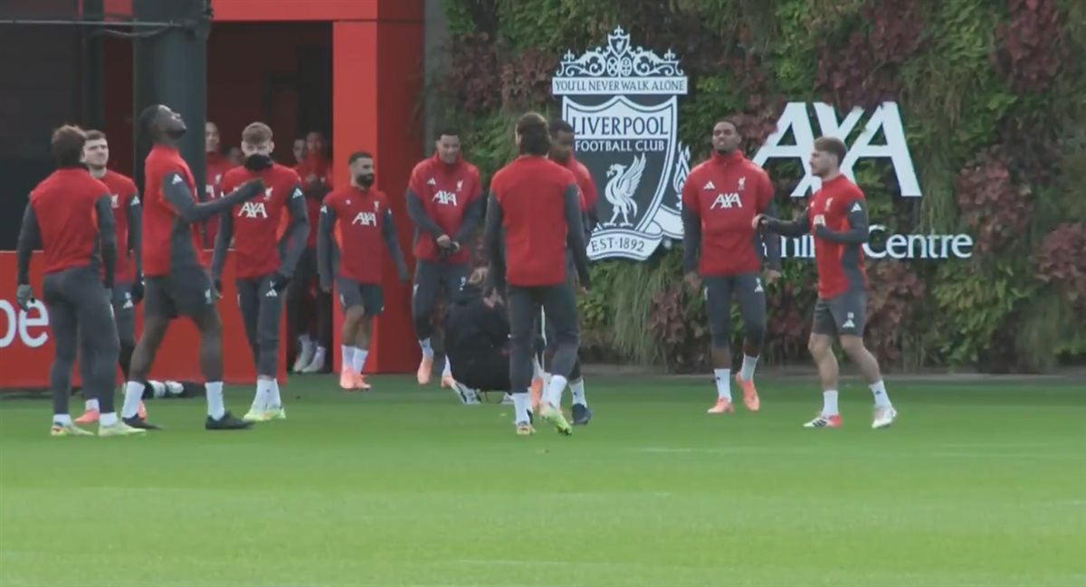 محمد صلاح يظهر في مران ليفربول اليوم على هامش إستعداد الفريق لمواجهة الإنتر في دوري الأبطال