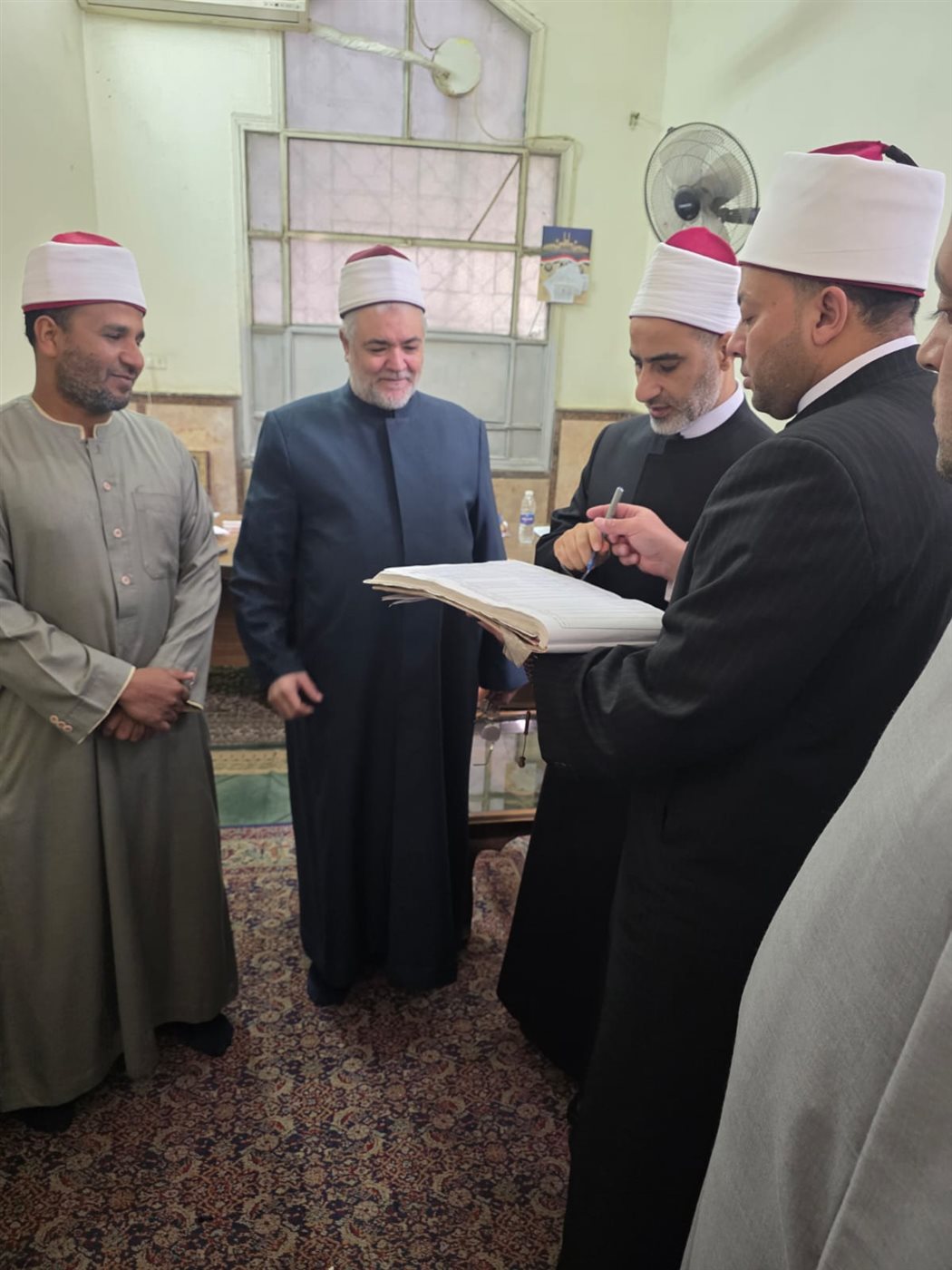 جولة تفتيش على إدارات بأوقاف القاهرة تسفر عن رصد عدد من المخالفات وتخلفات الحضور.