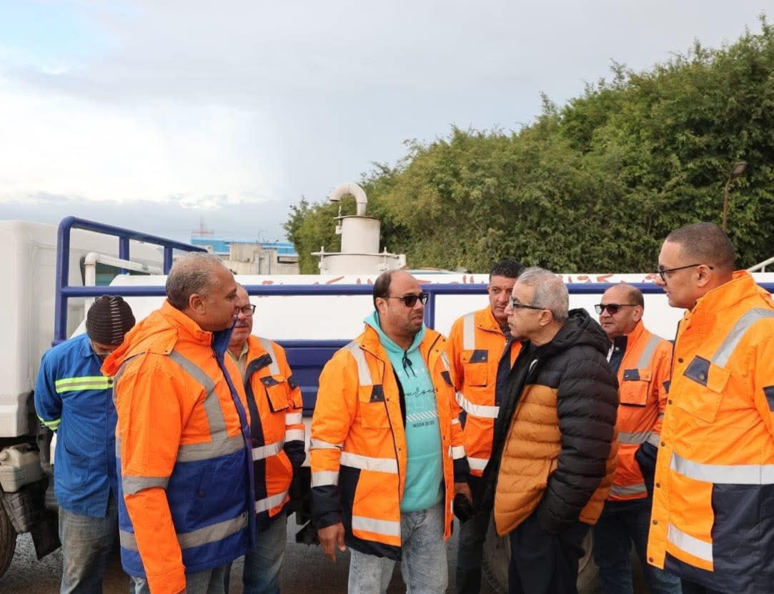 كسح تجمعات مياه الأمطار