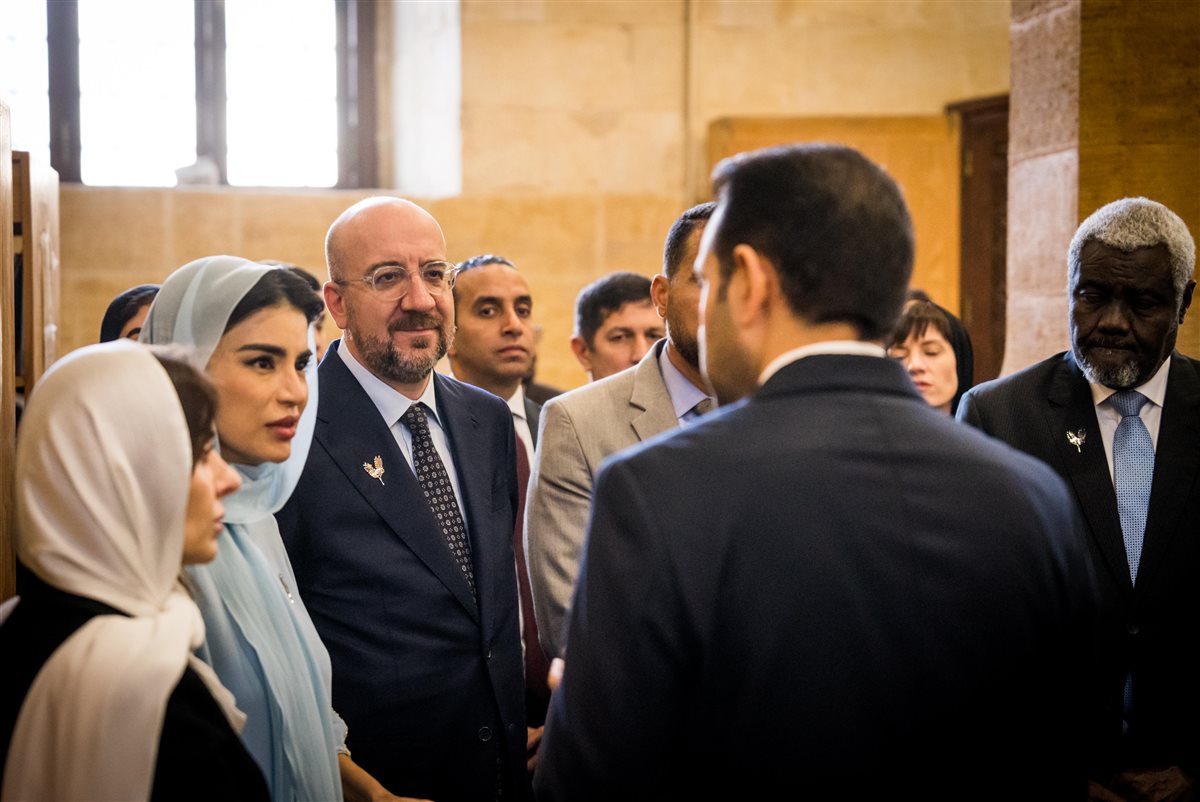 أعضاء لجنة تحكيم جائزة زايد للأخوة الإنسانيَّة يزورون الجامع الأزهر ويشيدونَ بمسيرته في بناء الجسور بين الثَّقافات 