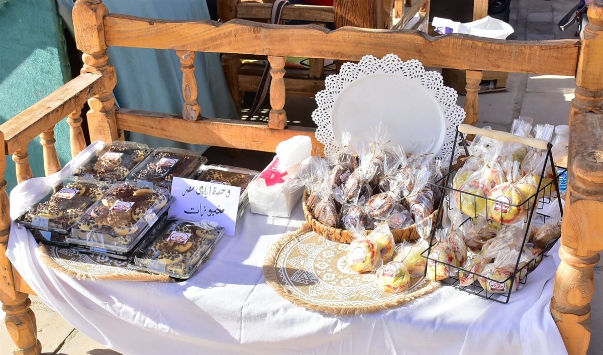 محافظ الأقصر يفتتح معرض أيادي مصر