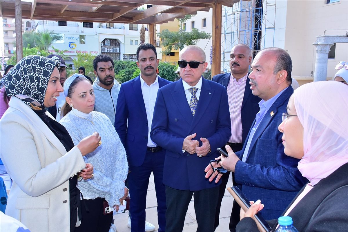 محافظ الأقصر يفتتح معرض أيادي مصر