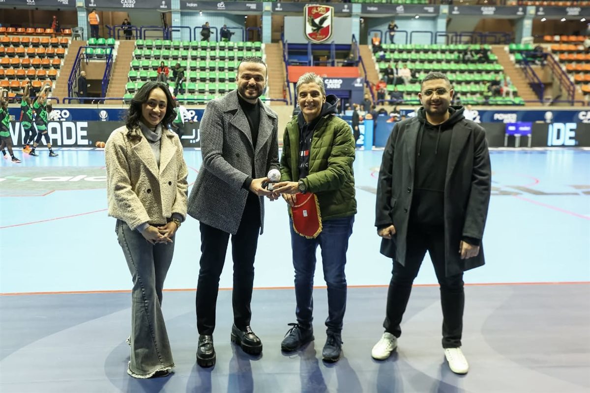 تكريم قدامى سيدات سلة الأهلي على هامش بطولة إفريقيا بالنادي