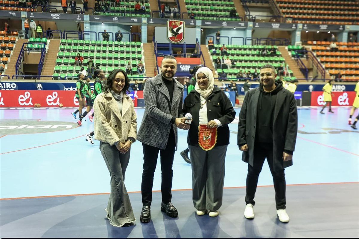 تكريم قدامى سيدات سلة الأهلي على هامش بطولة إفريقيا بالنادي