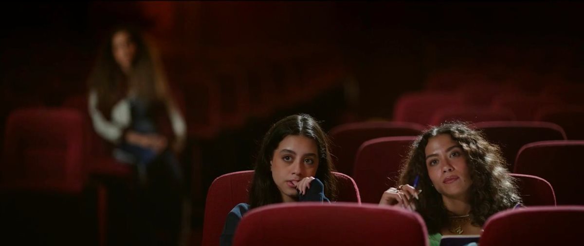 ياسمينا العبد تدخل منطقة الفريند زون من يوسف رأفت في الحلقة 3 من مسلسل ميد تيرم