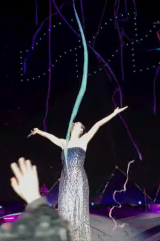  الفنانة الأمريكية <span style=