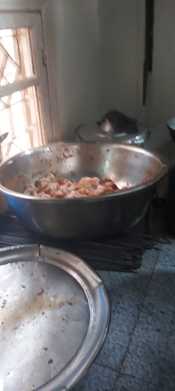 ضبط سلع وعجينة حواوشي فاسدة في حملة تموينية بالفيوم