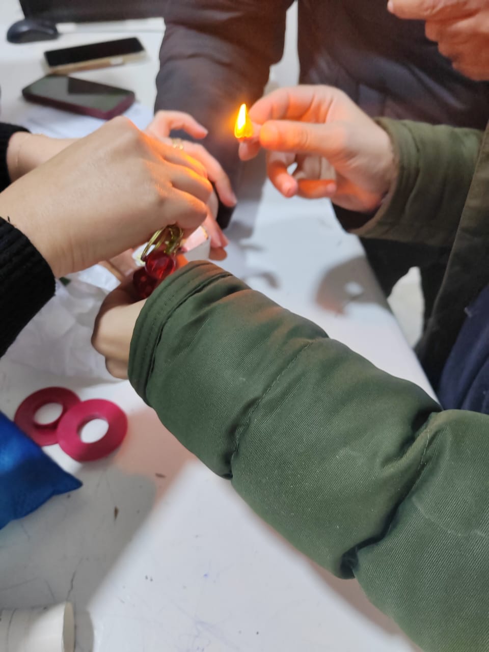 ضبط شاب حاصل علي بكالوريوس تجارة وينتحل صفة طبيب